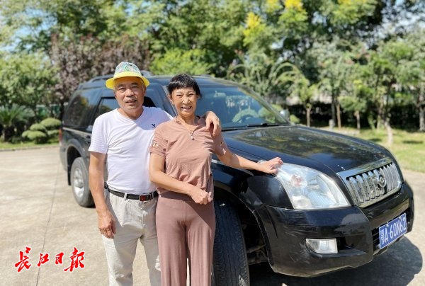 武汉七旬夫妻8年自驾游世界:只要有梦想,人生不设限